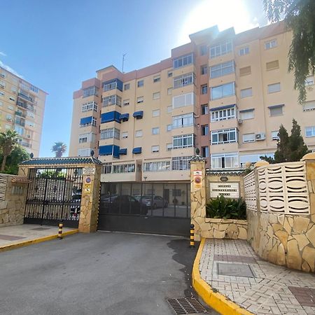 Moderno Y Completo Apartamento Frente Al Mar Malaga Luaran gambar