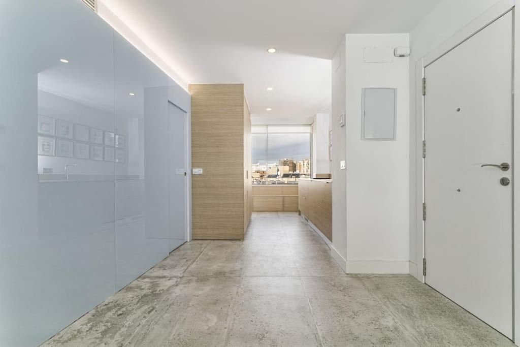 Moderno Y Completo Apartamento Frente Al Mar Malaga Luaran gambar