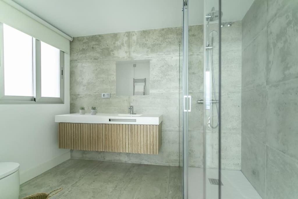 Moderno Y Completo Apartamento Frente Al Mar Malaga Luaran gambar