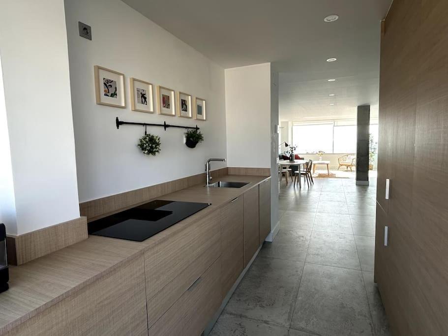 Moderno Y Completo Apartamento Frente Al Mar Malaga Luaran gambar