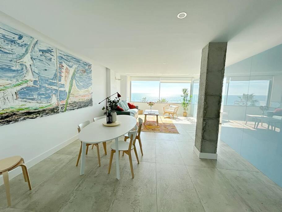 Moderno Y Completo Apartamento Frente Al Mar Malaga Luaran gambar