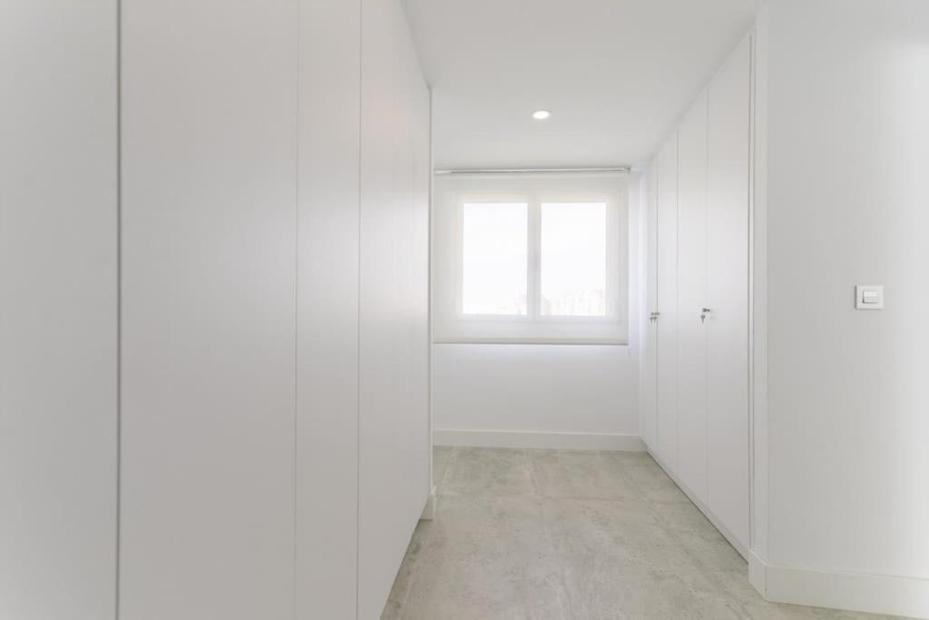 Moderno Y Completo Apartamento Frente Al Mar Malaga Luaran gambar
